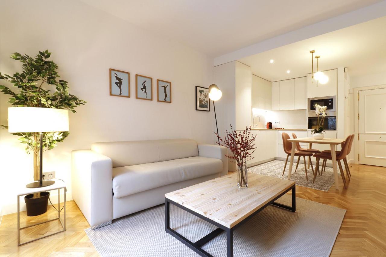 Royal Madrid Apartment Luaran gambar