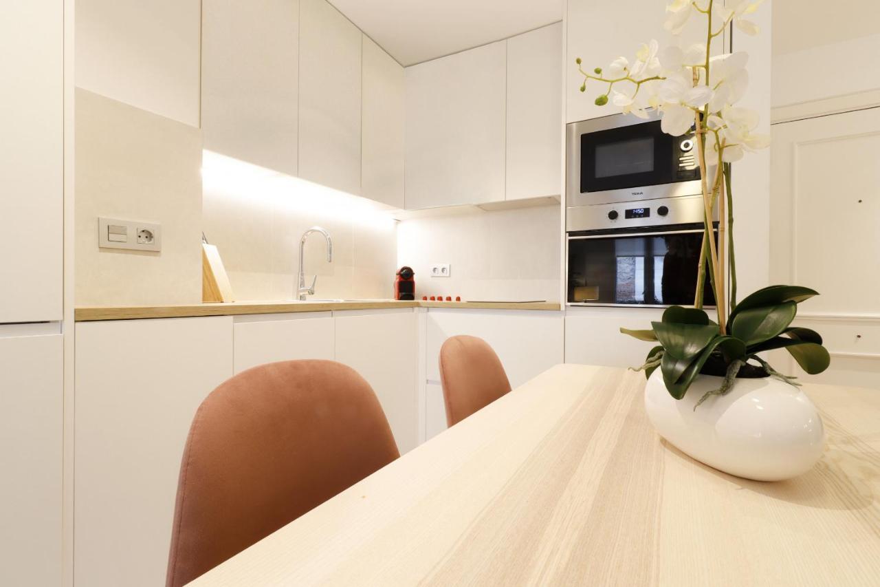 Royal Madrid Apartment Luaran gambar